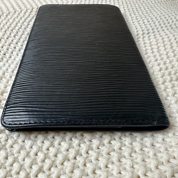 Authentic Louis Vuitton Epi leather brazza style bifold - Picture 4 of 10